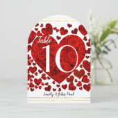 Carte de numéro de table de Mariage des Coeurs rou (Debout devant)