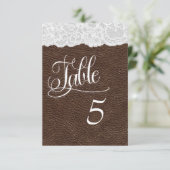 Carte de numéro de table de mariage en cuir marron (Debout devant)
