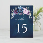 Carte de numéro de table de mariage en lilas viole (Debout devant)