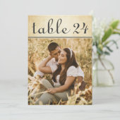 Carte de numéro de table de mariage photo rustique (Debout devant)