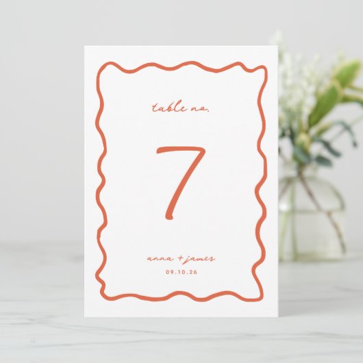 Carte de numéro de table Whimsical Orange Mariage (Debout devant)