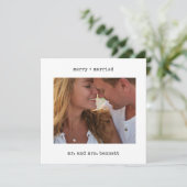 Carte de photo de mariage joyeux et minimaliste à  (Debout devant)