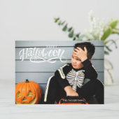 Carte de photo Halloween | Écriture effrayante (Debout devant)