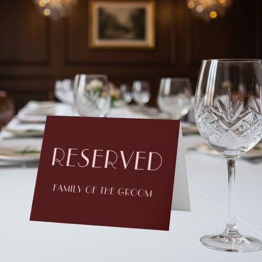 Carte de place réservée pour le mariage marron et 
