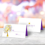 Carte De Placement Bat mitzvah Moderne Purple Gold Foil Arbre de vie<br><div class="desc">Aucune fête Bat mitzvah n'est complète sans cartes de lieux personnalisées. Laissez votre Bat mitzvah préféré être fier, se réjouir et célébrer son jalon à sa fête parfaitement coordonnée. . Cet arbre sophistiqué, chic, étonnant, graphique faux feuille d'or avec brillamment violet, turquoise, turquoise et bleu Star de David et point...</div>