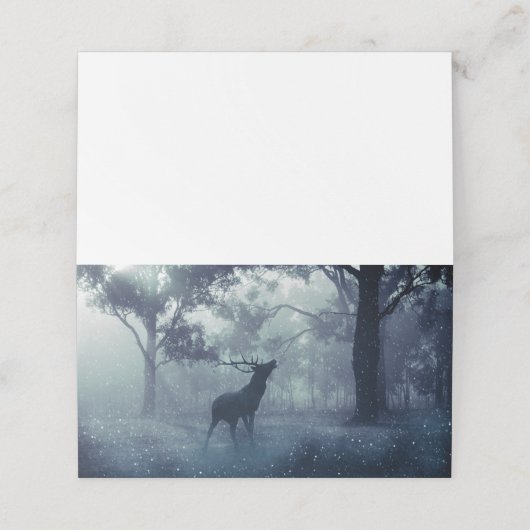 Carte De Placement Cerf avec Antlers dans une forêt ombragée (Extérieur déplié)