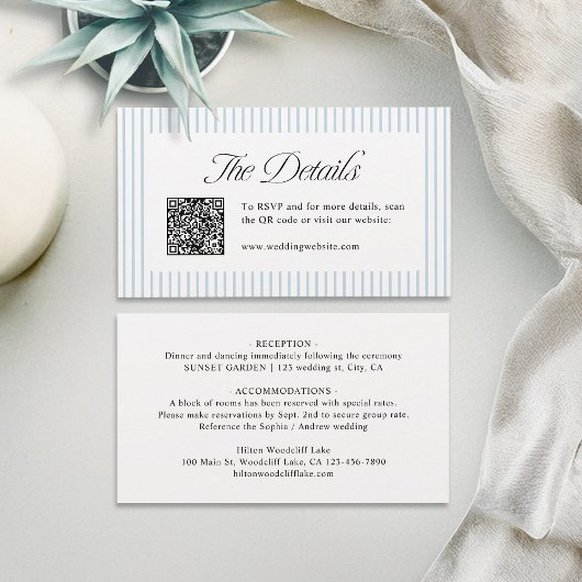 Carte De Placement Code QR rayé bleu poussiéreux Détails de mariage é