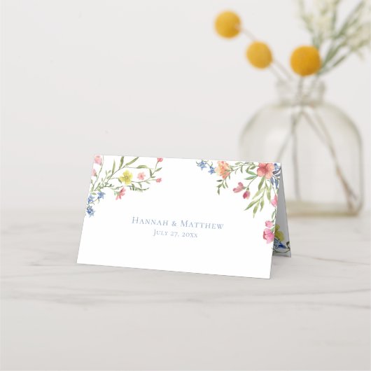 Carte De Placement Elegant Dusty Blue Pastel Wildflower Crest Wedding (Dos)
