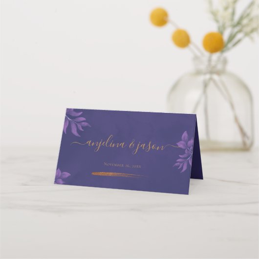 Carte De Placement Élégant Mariage Eucalyptus violet Script or (Devant)