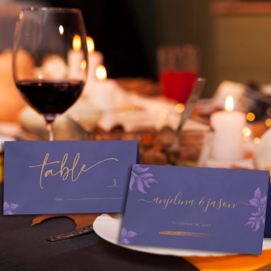 Carte De Placement Élégant Mariage Eucalyptus violet Script or