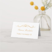 Carte De Placement Élégant Nom de Mariage Moderne Or & Blanc et Table (Devant)