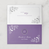Carte De Placement Mariage à monogramme floral violet (Extérieur déplié)