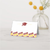 Carte De Placement Maroon Gold Graduation Cap Plier Étiquette, nourri (Devant)