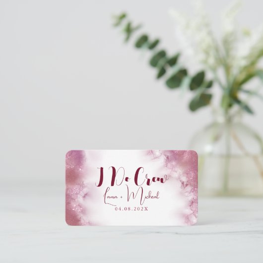 Carte De Placement Nom Customisé moderne Marble I Do Crew table (Debout devant)