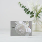 Carte De Placement Rose blanche Mariage floral personnalisé (Debout devant)