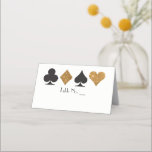 Carte De Placement Vegas Gold Faux Parties scintillant Carte Place av<br><div class="desc">Parfait pour un mariage de casino glamour et glamour de Las Vegas, cette carte blanche pliée présente une parties scintillant en faux or avec costumes de carte noire, un espace pré-imprimé pour écrire dans les numéros de table et un espace blanc vierge pour écrire dans vos noms d'invités. Votre traiteur...</div>