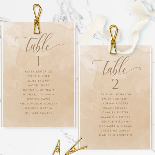 Carte de plan de table à l'aquarelle beige avec no