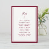 Carte de plan de table de mariage à cadre bordeaux (Debout devant)
