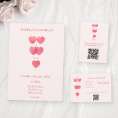 Carte de plan de table de mariage à coeurs roses