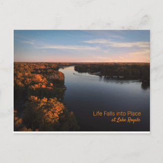 Carte de poste du coucher de soleil du lac Royale