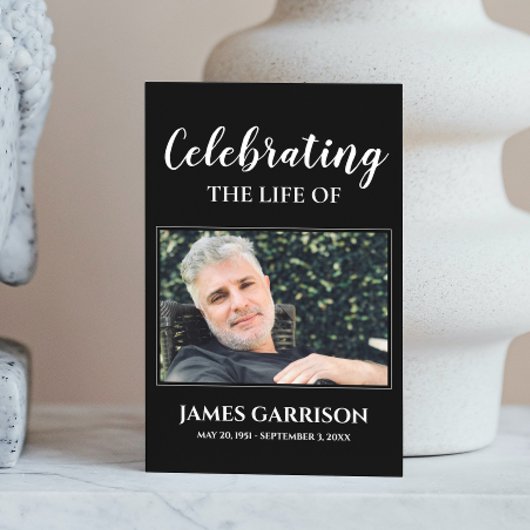 Carte de prière funéraire commémorative noire avec