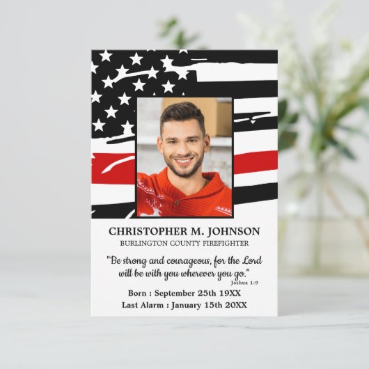 Carte de prière funéraire du drapeau du pompier (Debout devant)