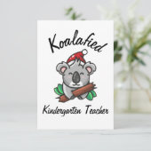 Carte de professeur d'école maternelle Koalafied (Debout devant)