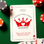 Carte de proposition de la reine des coeurs Poker<br><div class="desc">Cette carte de proposition de femme de chambre à thème Queen of Hearts comporte des symboles de costume de carte et du texte personnalisé, offrant une façon unique de demander à vos amis les plus proches de faire partie de votre journée spéciale. Parfait pour une soirée de jeu ou un...</div>
