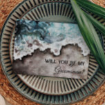 Carte de proposition Rustic Ocean Groomsman<br><div class="desc">Cette carte de proposition rustique de toiletteur océanique est parfaite pour votre mariage boho de plage rustique. Ce design présente une calligraphie en noir et blanc audacieuse avec un arrière - plan océanique pour correspondre à votre destination de plage mariage ou un mariage moderne décontracté au printemps, à l'été ou...</div>