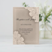 Carte de réception de mariage floral rustique en r (Debout devant)