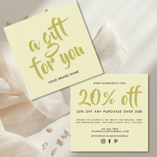 Carte de réduction de coupon de script jaune moder