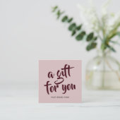 Carte de réduction de coupon de script rose modern (Debout devant)
