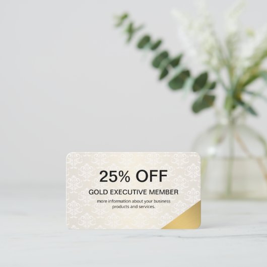 Carte De Réduction Membre exécutif Gold (Debout devant)