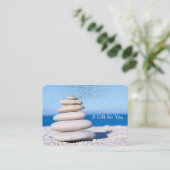 Carte De Réduction Pierres Zen, Océan, Confetti, Spa, Massage (Debout devant)