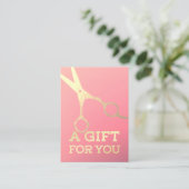 Carte De Réduction Salon de maquillage moderne ciseaux d'or rose (Debout devant)