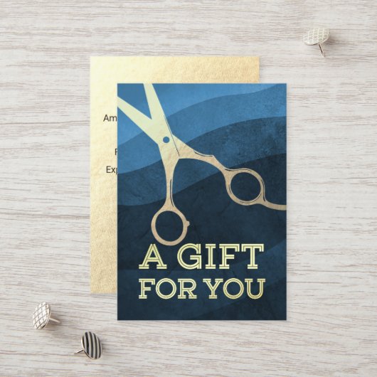 Carte De Réduction Salon des cheveux Coiffeuse Ciseaux bleu et or mod (Devant/Arrière en situation)