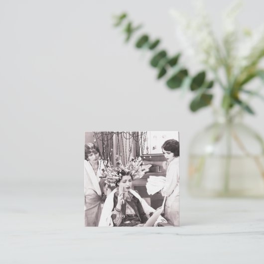 Carte De Référencement Salon de coiffure rétro (Debout devant)