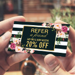 Carte De Référencement Stylé Floral Black White Stripes Beauté Salon<br><div class="desc">Cette carte de référence Floral Black White Stripes Beauty Salon est un moyen magnifique et élégant de promouvoir le programme de référence de votre salon. Le design est composé d'un arrière - plan rayé noir et blanc aux accents floraux vintages d'or, lui conférant une atmosphère classique et intemporelle. Customisez la...</div>