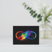 Carte De Référencement Symbole d'infini avec plume arc-en-ciel (Debout devant)