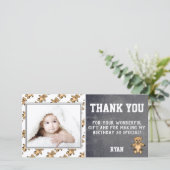 Carte de remerciement d'anniversaire Ourson pour e (Debout devant)