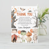 Carte de remerciement d'anniversaire pour une fête (Debout devant)