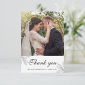 Carte de remerciement simple pour jeunes mariés (Debout devant)