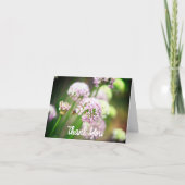 Carte De Remerciements Abeille heureuse avec des fleurs d'Allium diagonal (Devant)