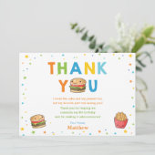 Carte De Remerciements Anniversaire du garçon de la fête du hamburger de  (Debout devant)