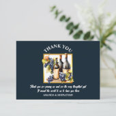 Carte De Remerciements Aquarelle bouteilles de vin raisins bleu or vert (Debout devant)