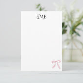 Carte De Remerciements Aquarelle rose Bow Monogram (Debout devant)