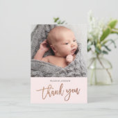 Carte de remerciements bébé photo de script modern (Debout devant)