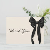 Carte De Remerciements Black Bow She's Tying the Knot Bridal Shower (Debout devant)