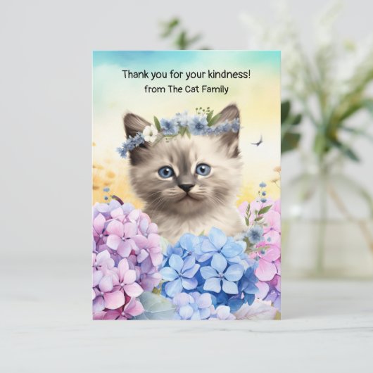 Carte De Remerciements Chat est dans le champ de fleurs (Debout devant)
