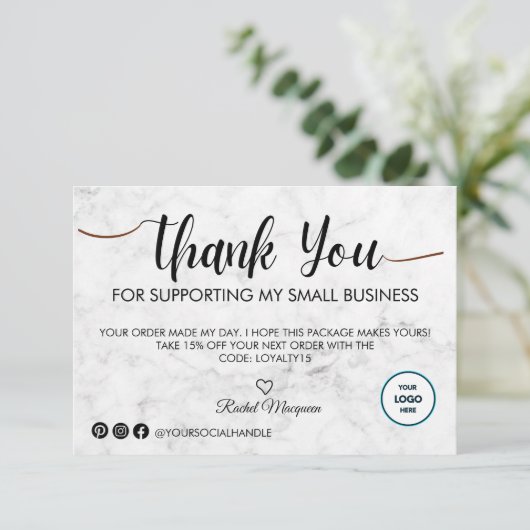Carte De Remerciements Client de White Marble Script (Debout devant)